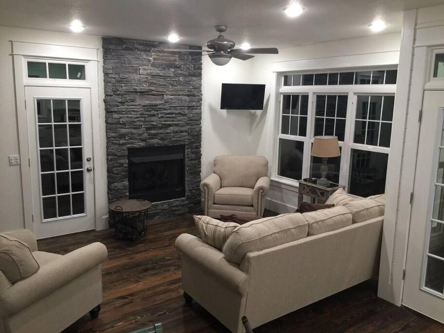 Primrose Cottage - Private Lake, Hot Tub, Atv Trails Mena エクステリア 写真