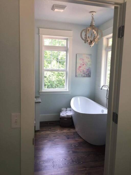 Primrose Cottage - Private Lake, Hot Tub, Atv Trails Mena エクステリア 写真